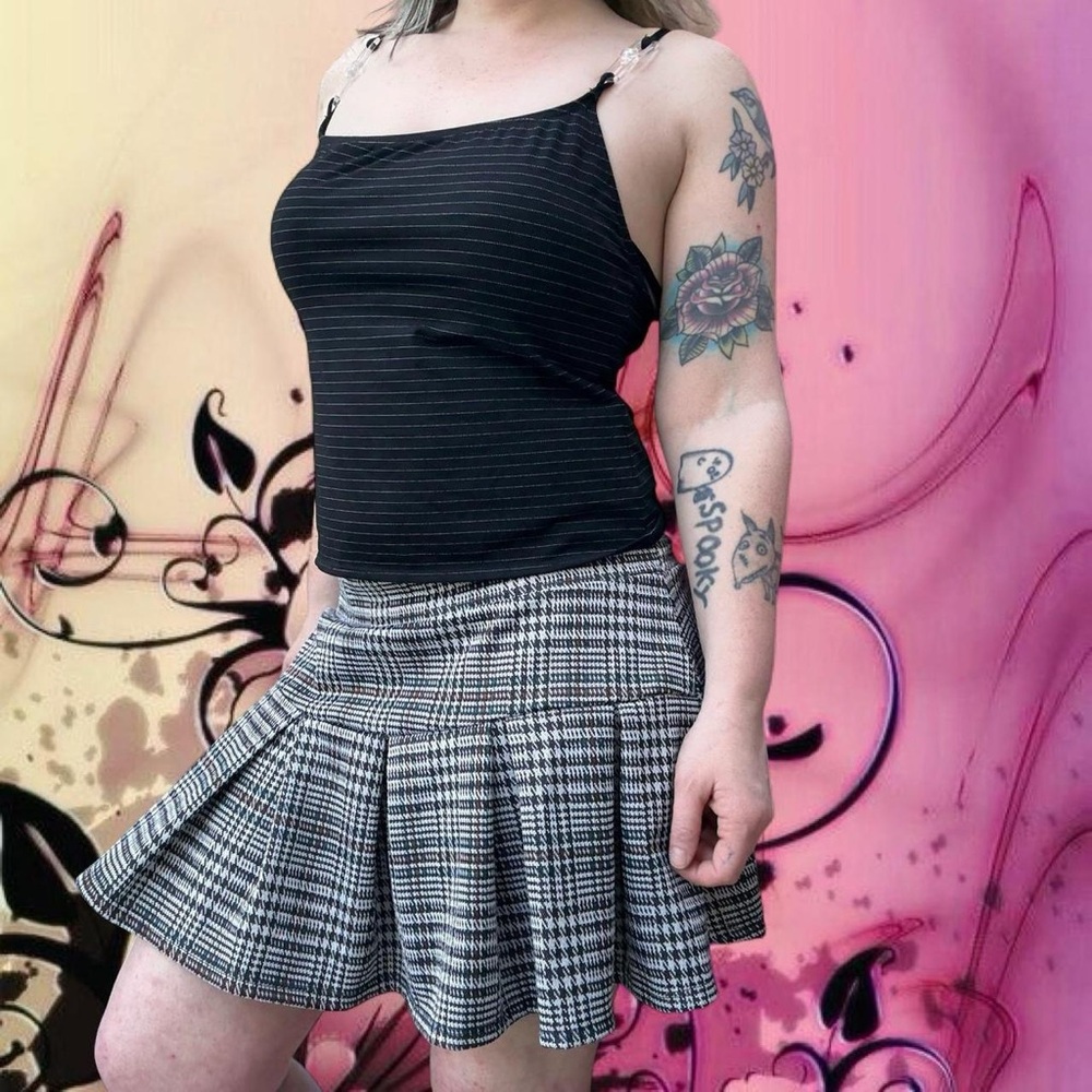 vtg 90s/y2k rainbow grunge academia pleated plaid lowrise mini skirt, fits md/lg